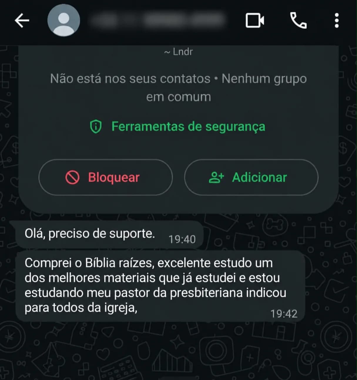 Mensagem de um leitor dizendo que o Bíblia Raízes é um dos melhores materiais que já estudou e que seu pastor presbiteriano o recomendou para toda a igreja.